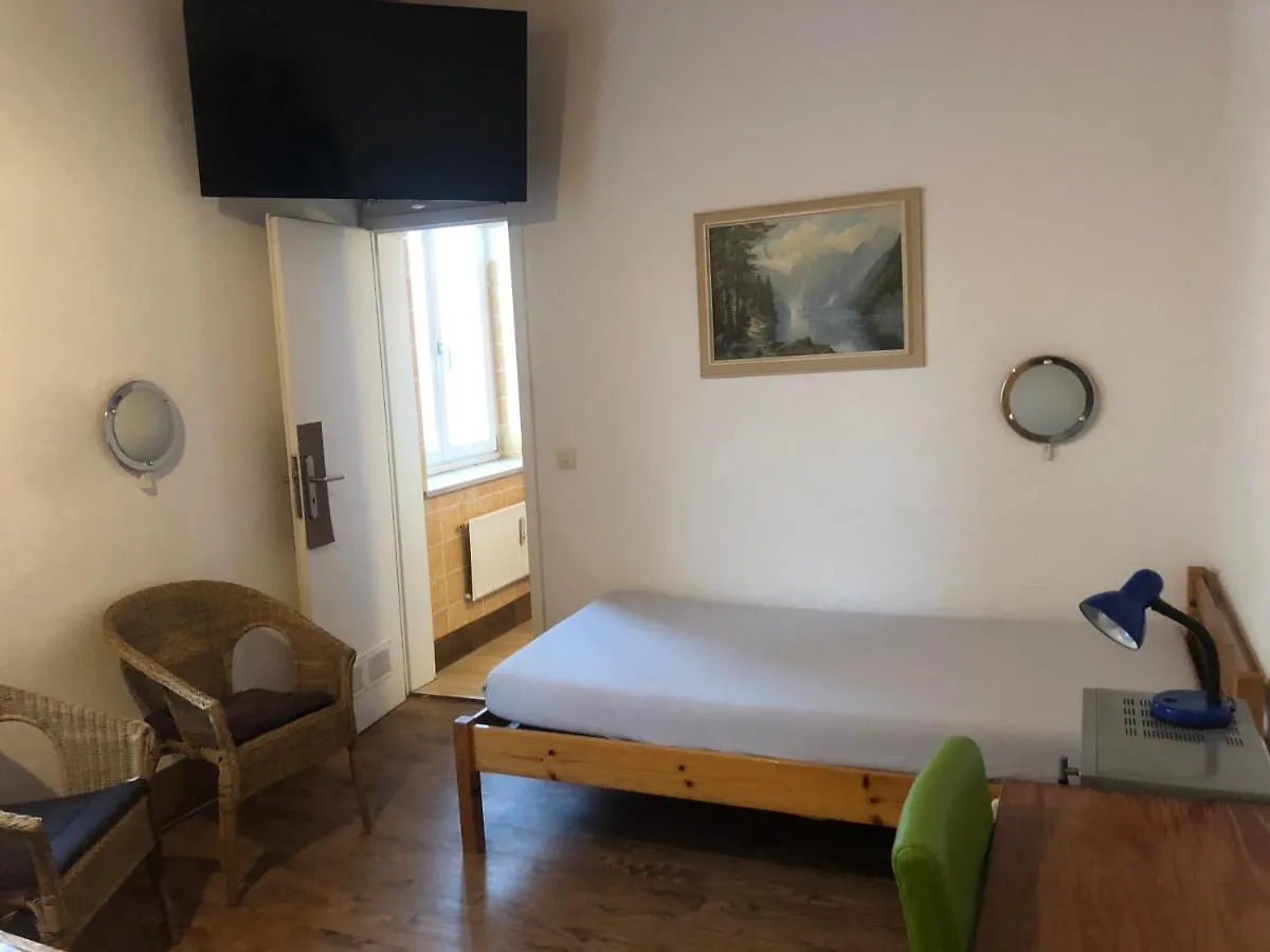 Hotel Pension Schmellergarten München 2*,