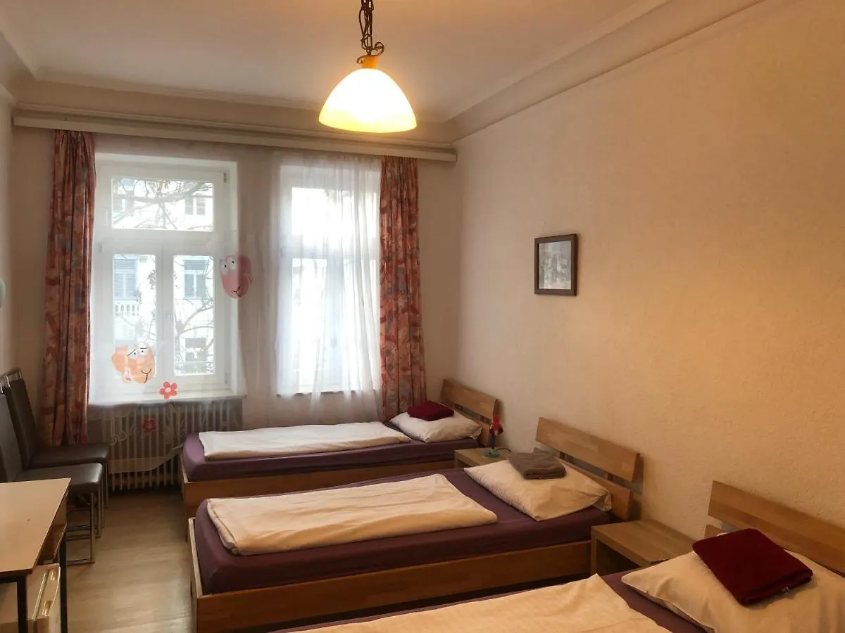 ** Gasthof Hotel Pension Schmellergarten München Deutschland