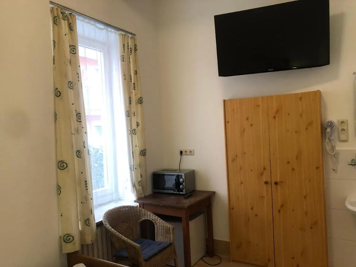 Hotel Pension Schmellergarten München