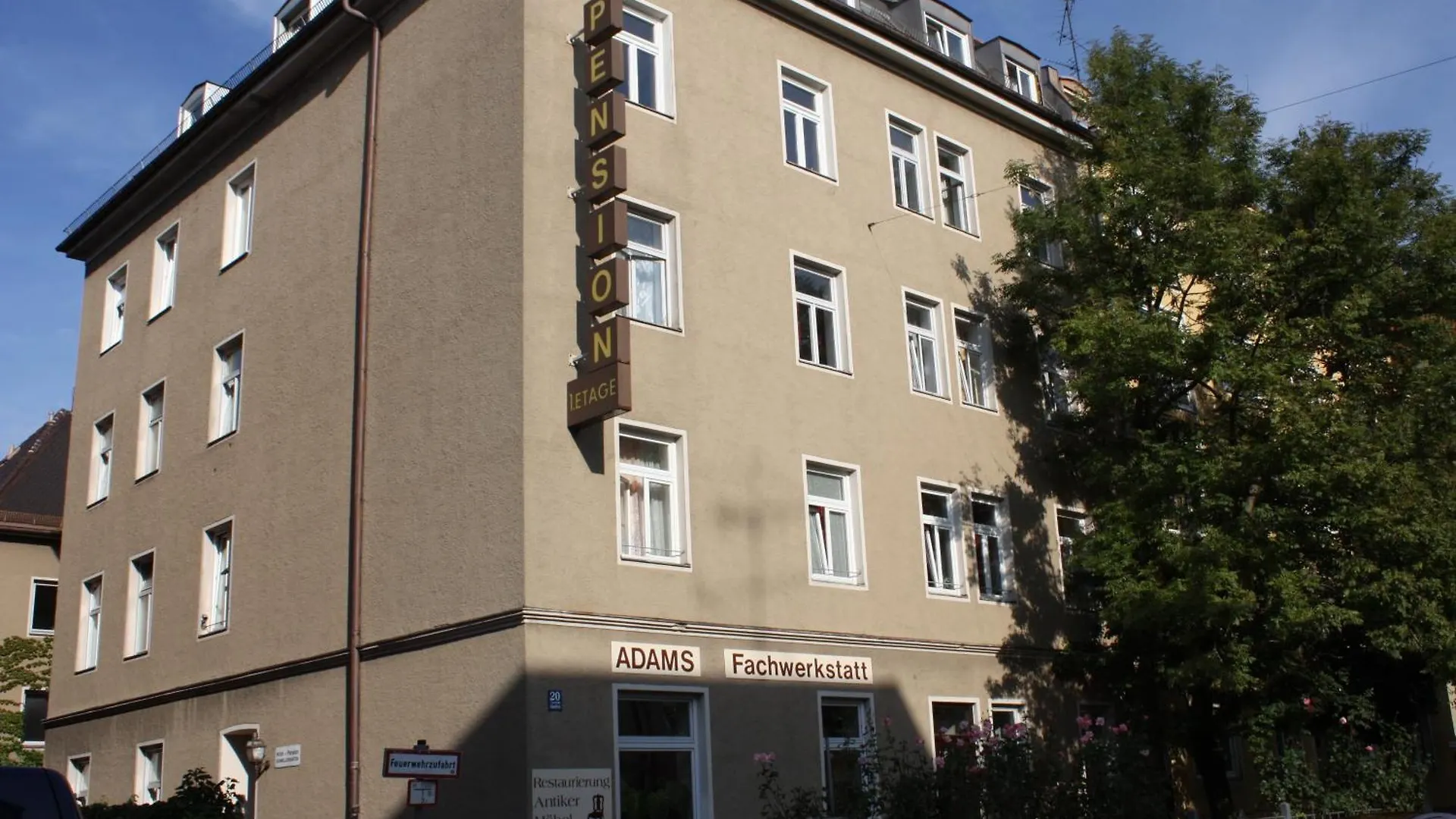 Hotel Pension Schmellergarten location
