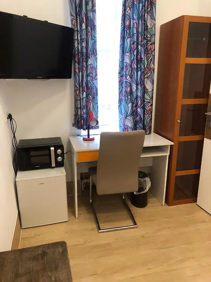 Hotel Pension Schmellergarten Munich 2*,